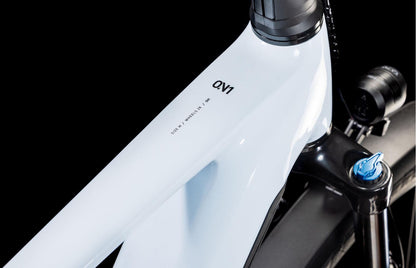 Cube Kathmandu Hybrid One 600 Easy Entry, polarwhite´n´black 2025