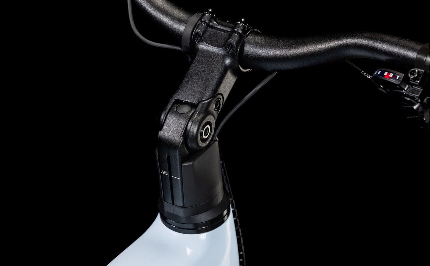 Cube Kathmandu Hybrid One 600 Easy Entry, polarwhite´n´black 2025